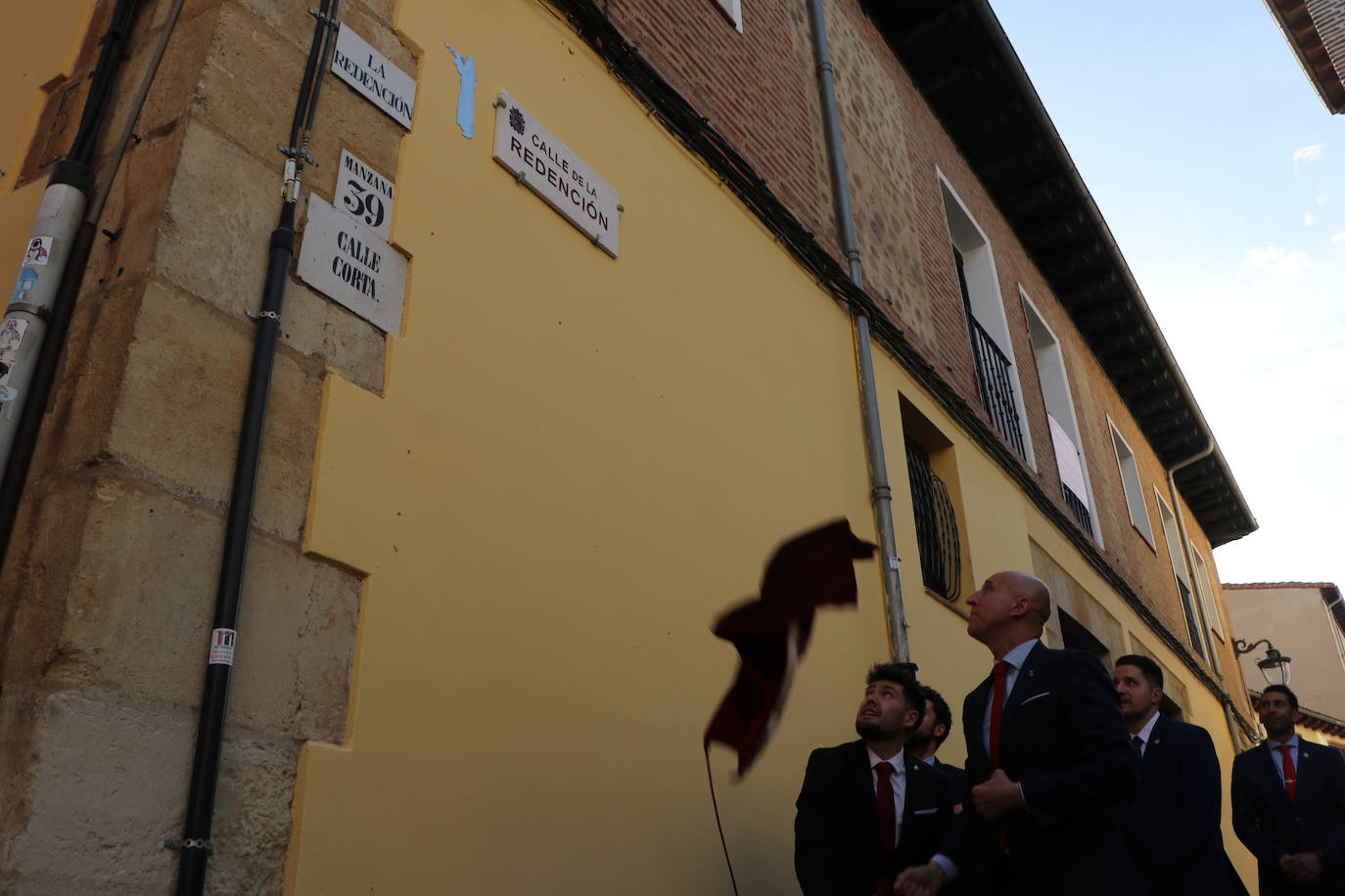 Inauguración de la calle de la Redención