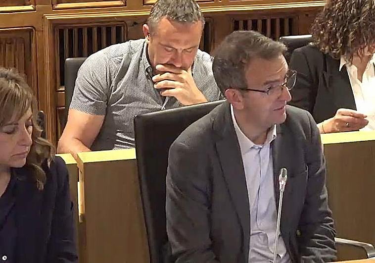 El responsable del área económica, Santiago Dorado, durante el pleno de este miércoles.