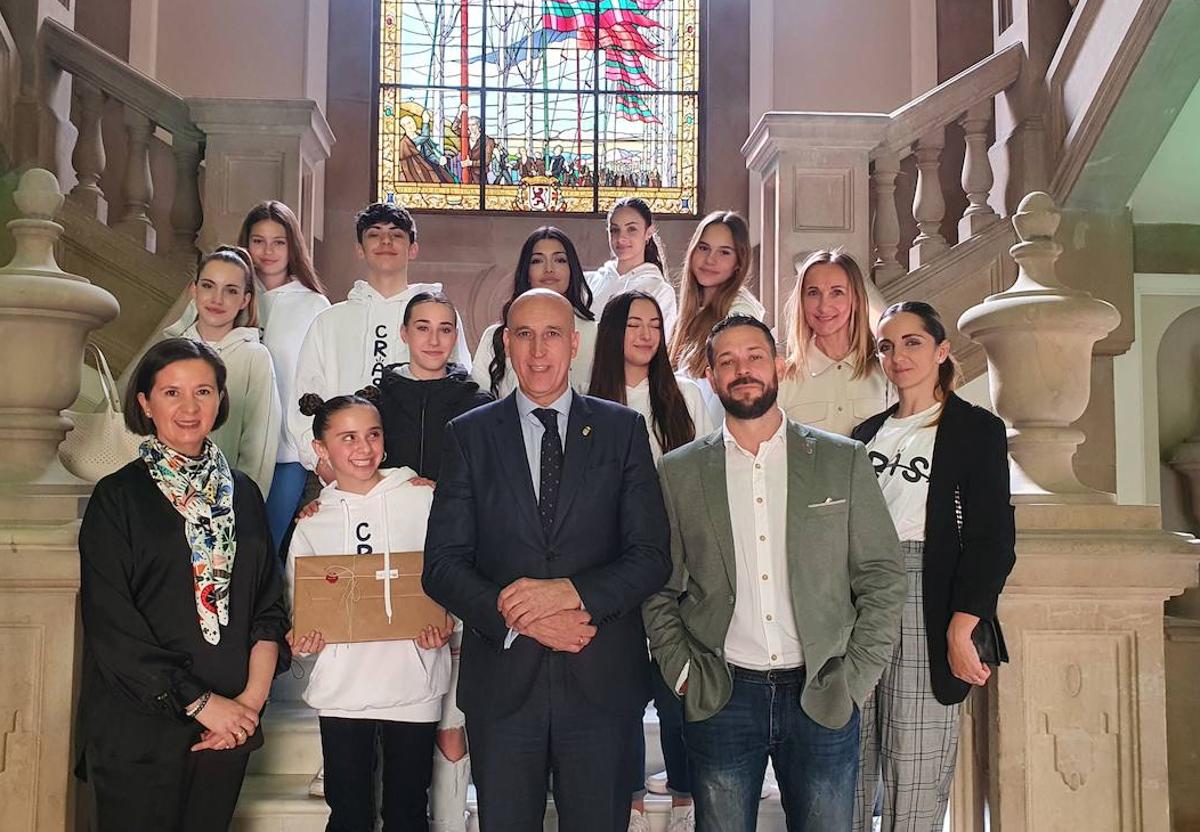 El alcalde de León recibe a los alumnos de Cras Dance.