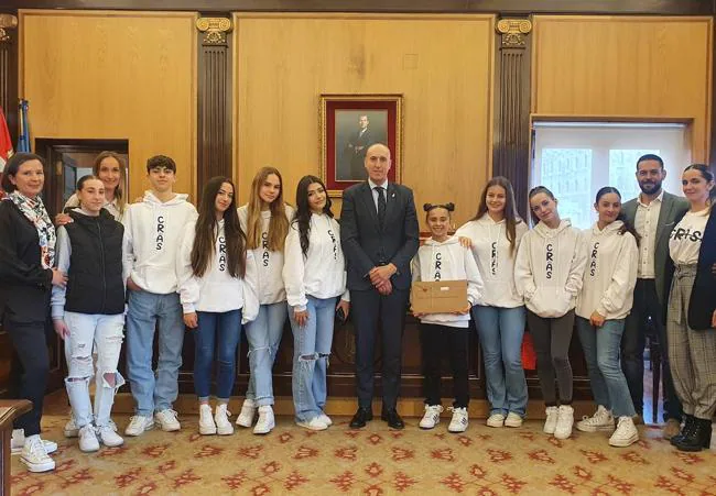 El alcalde de León recibe a los alumnos de Cras Dance.