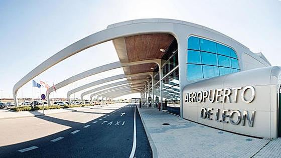 El aeropuerto de León pone rumbo al verano con vuelos al Mediterráneo y las islas