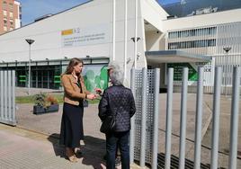 Ester Muñoz durante su visita al centro.