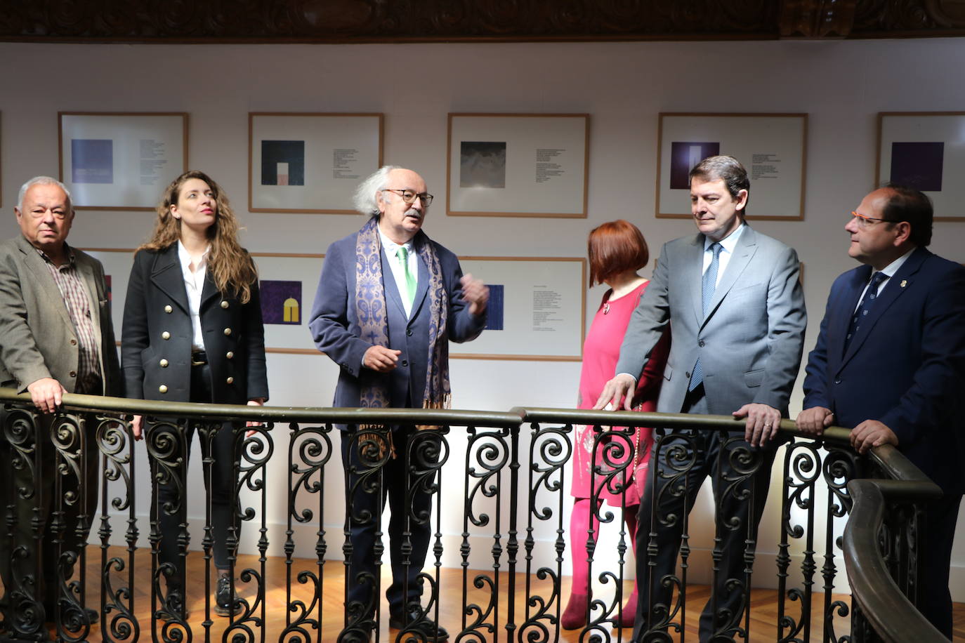 El presidente de la Junta participa en la apertura de la Casa de la Poesía-Fondo Cultural Antonio Colinas de La Bañeza