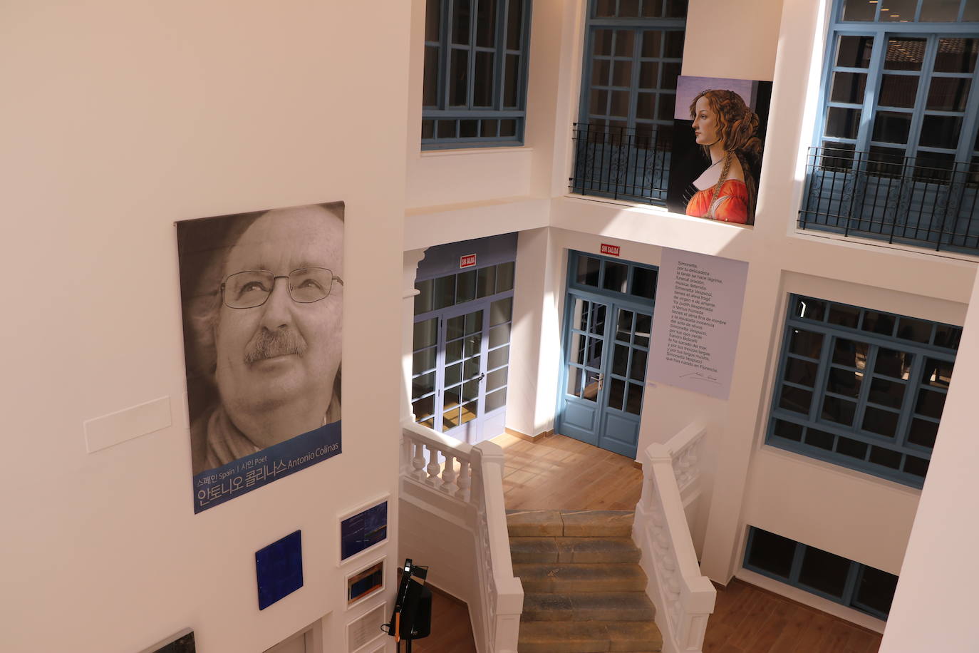 El presidente de la Junta participa en la apertura de la Casa de la Poesía-Fondo Cultural Antonio Colinas de La Bañeza