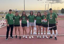 Integrantes del ULE Sprint Atletismo en el Campeonato de lanzamientos largos.