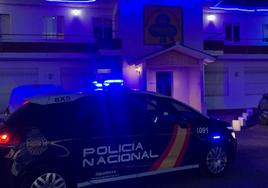 La Policía Nacional en el club donde fue detenido su administrador.