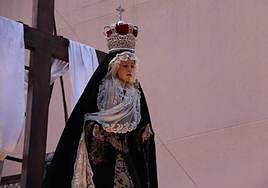 María Santísima del Mayor Dolor de su Soledad muestra el desconsuelo por el calvario de su hijo.
