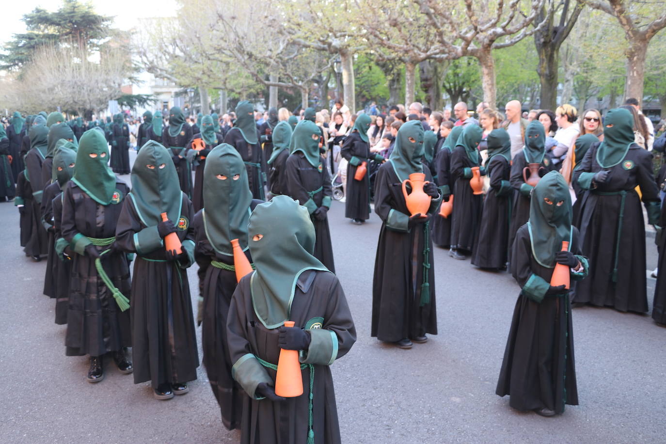 Procesión de María al Pie de la Cruz