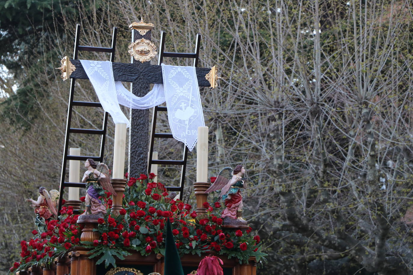 Procesión de María al Pie de la Cruz