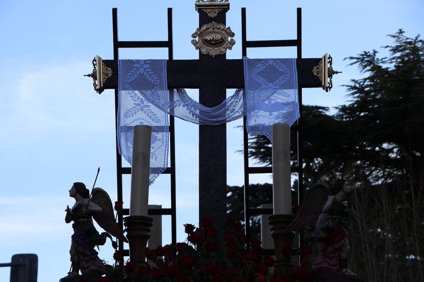 Procesión de María al Pie de la Cruz