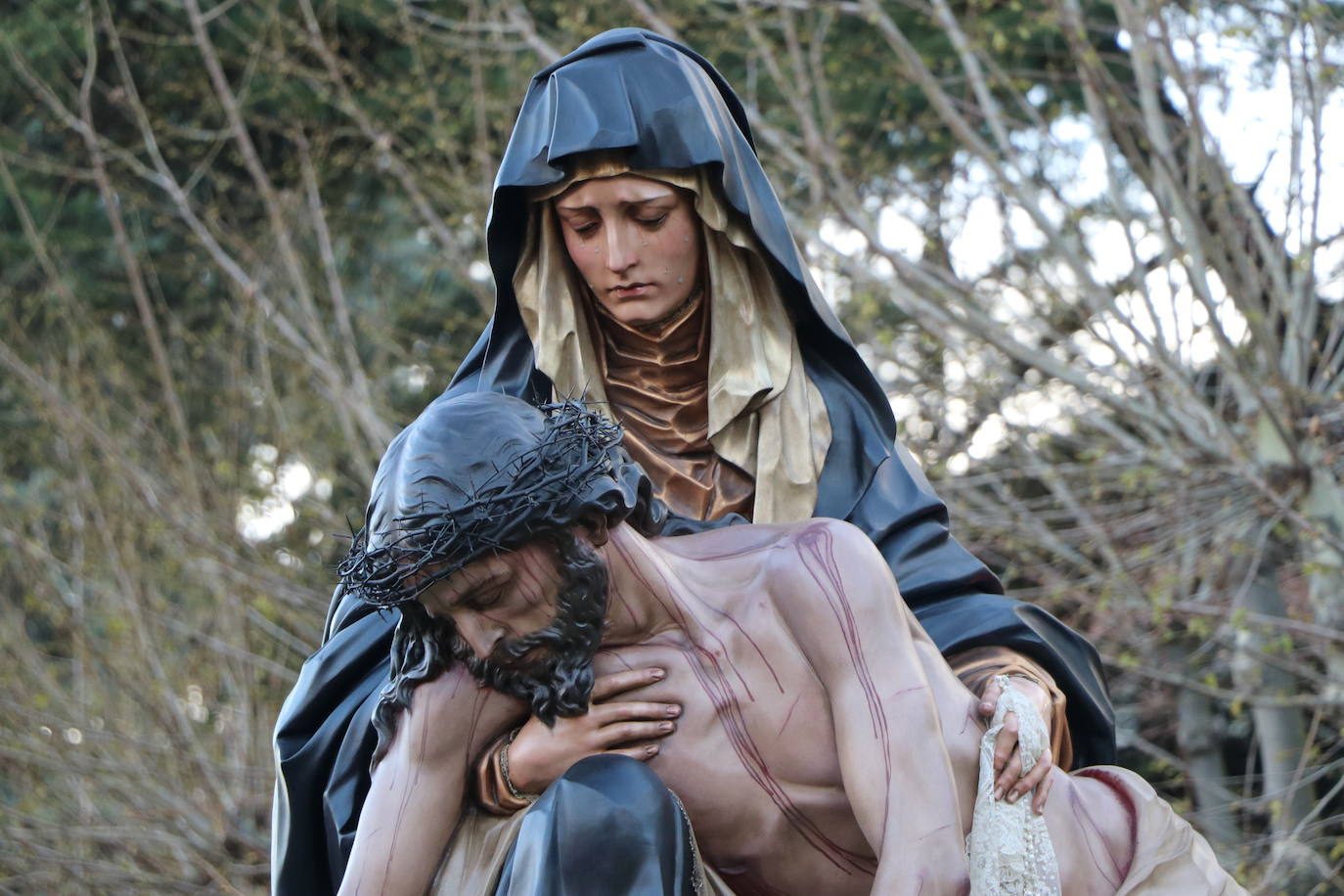 Procesión de María al Pie de la Cruz