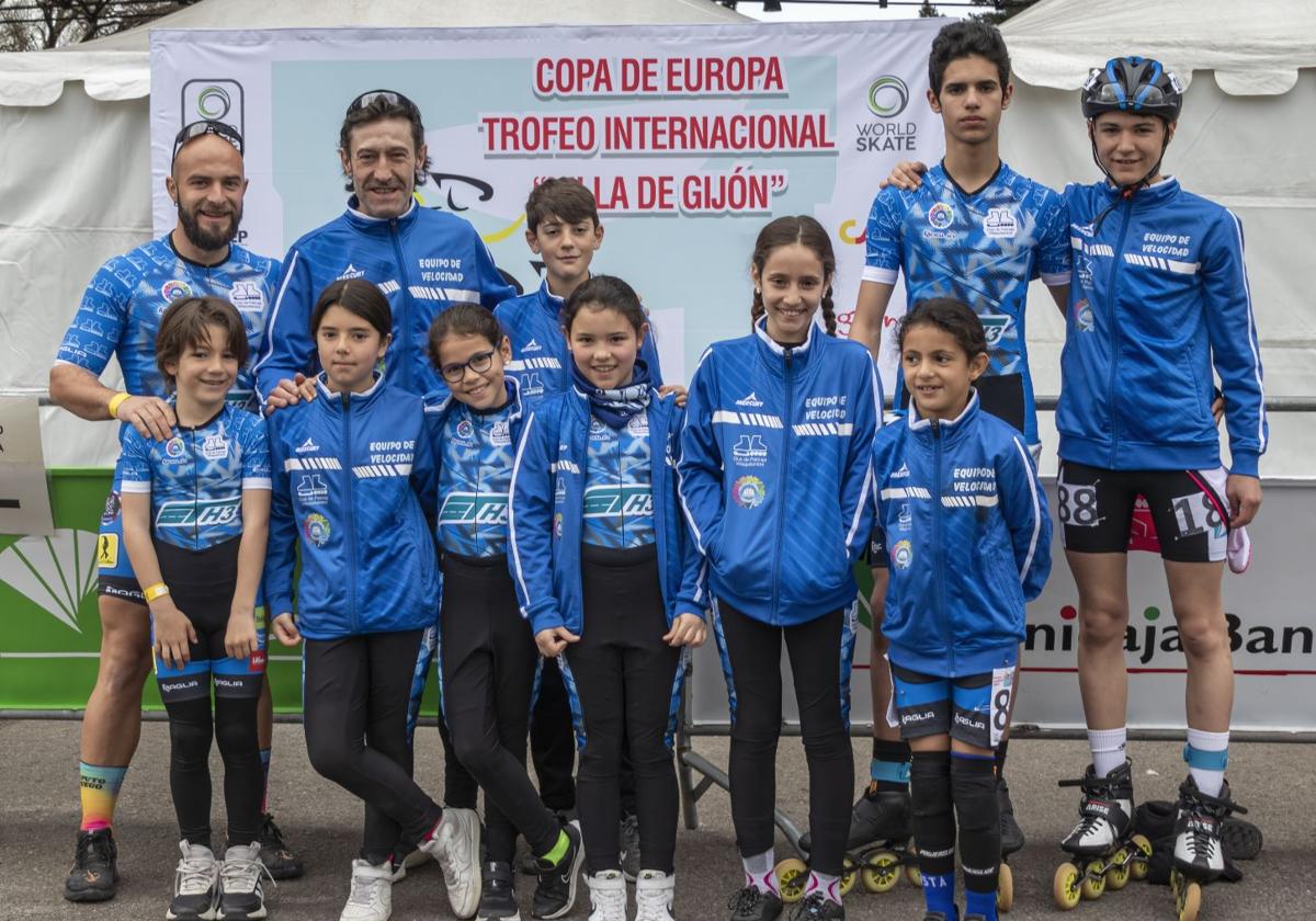 Integrantes del club Patinaje Villaquilambre en el Trofeo Internacional 'Villa de Gijón'.