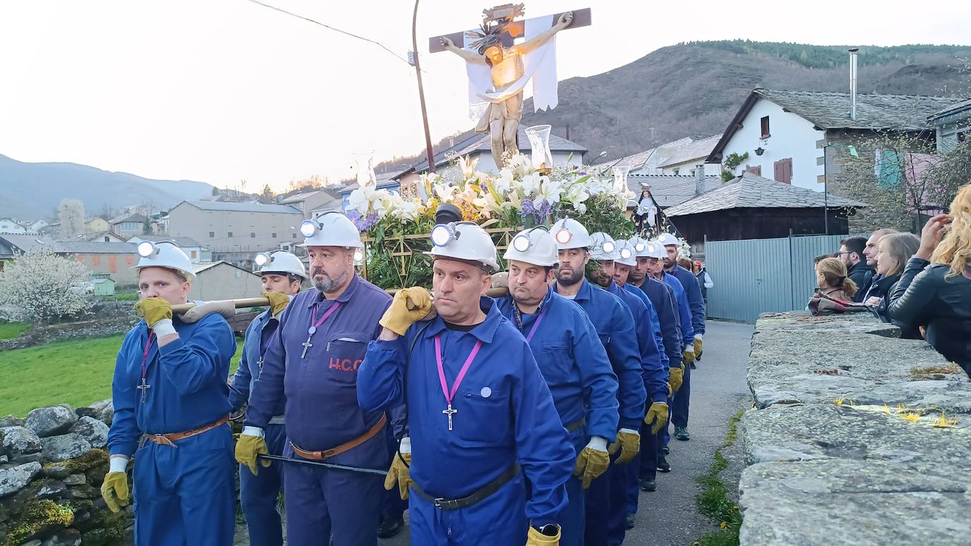 Procesión en Caboalles