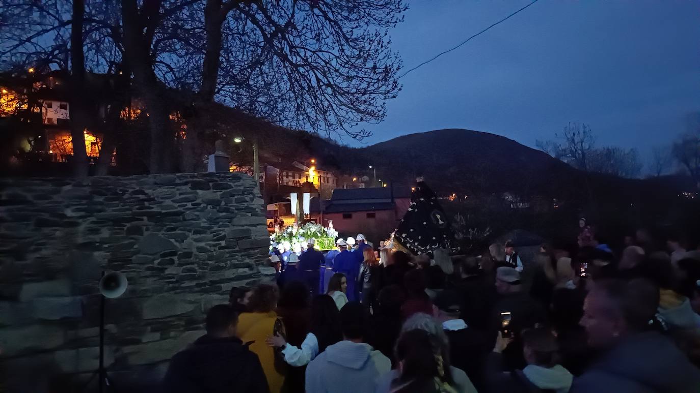 Procesión en Caboalles