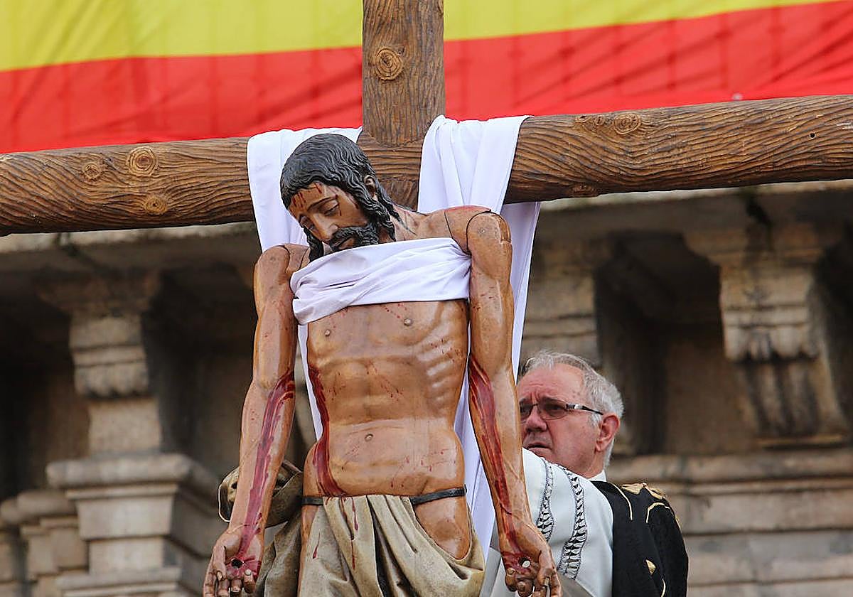 El acto del Desenclavo es el momento culmen de este acto procesional.