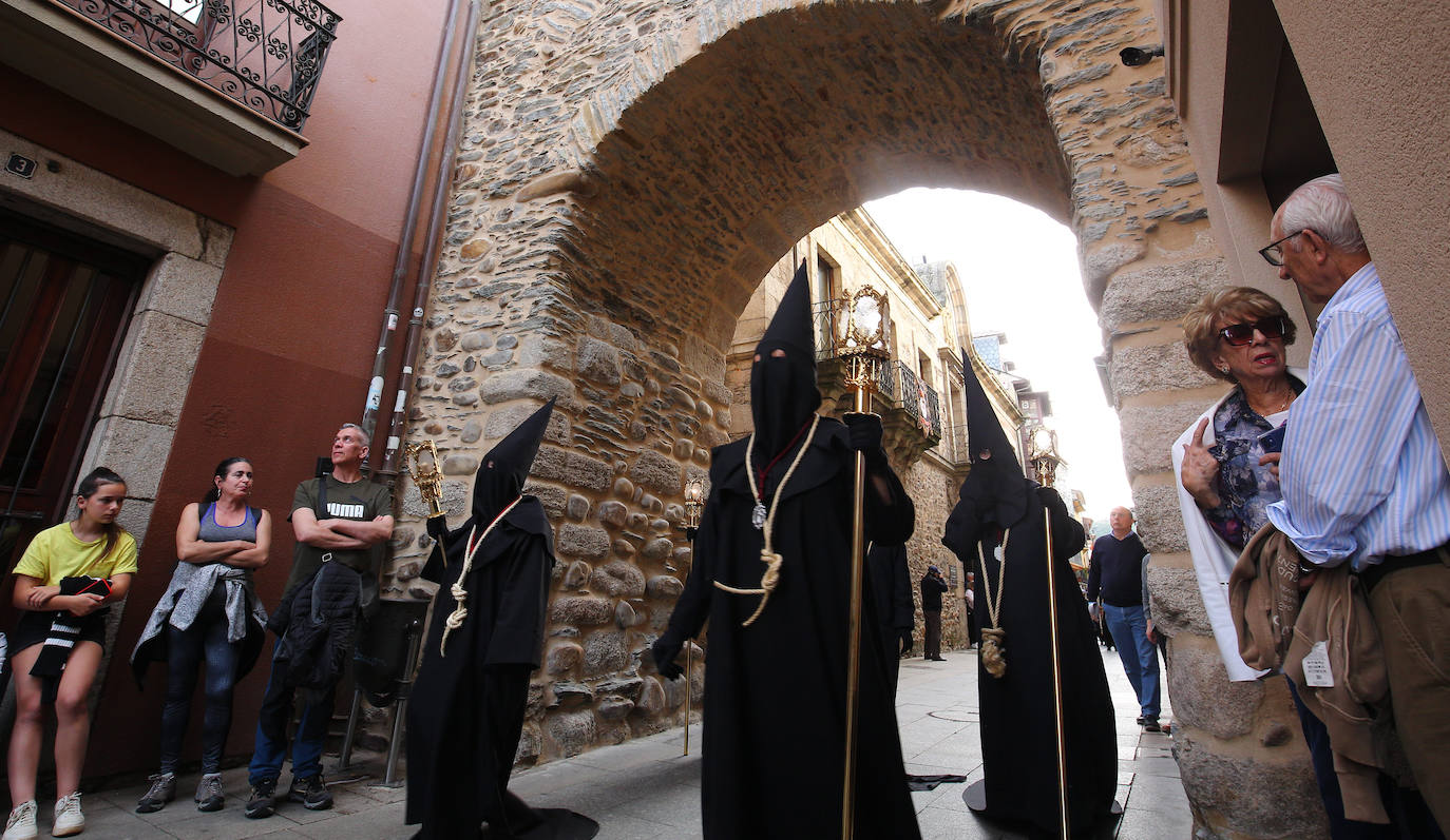 Procesión del Desenclavo y Santo Entierro en Ponferrada