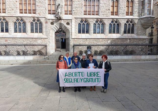 El Movimiento Feminista de León exige que se cumpla la ley del aborto.