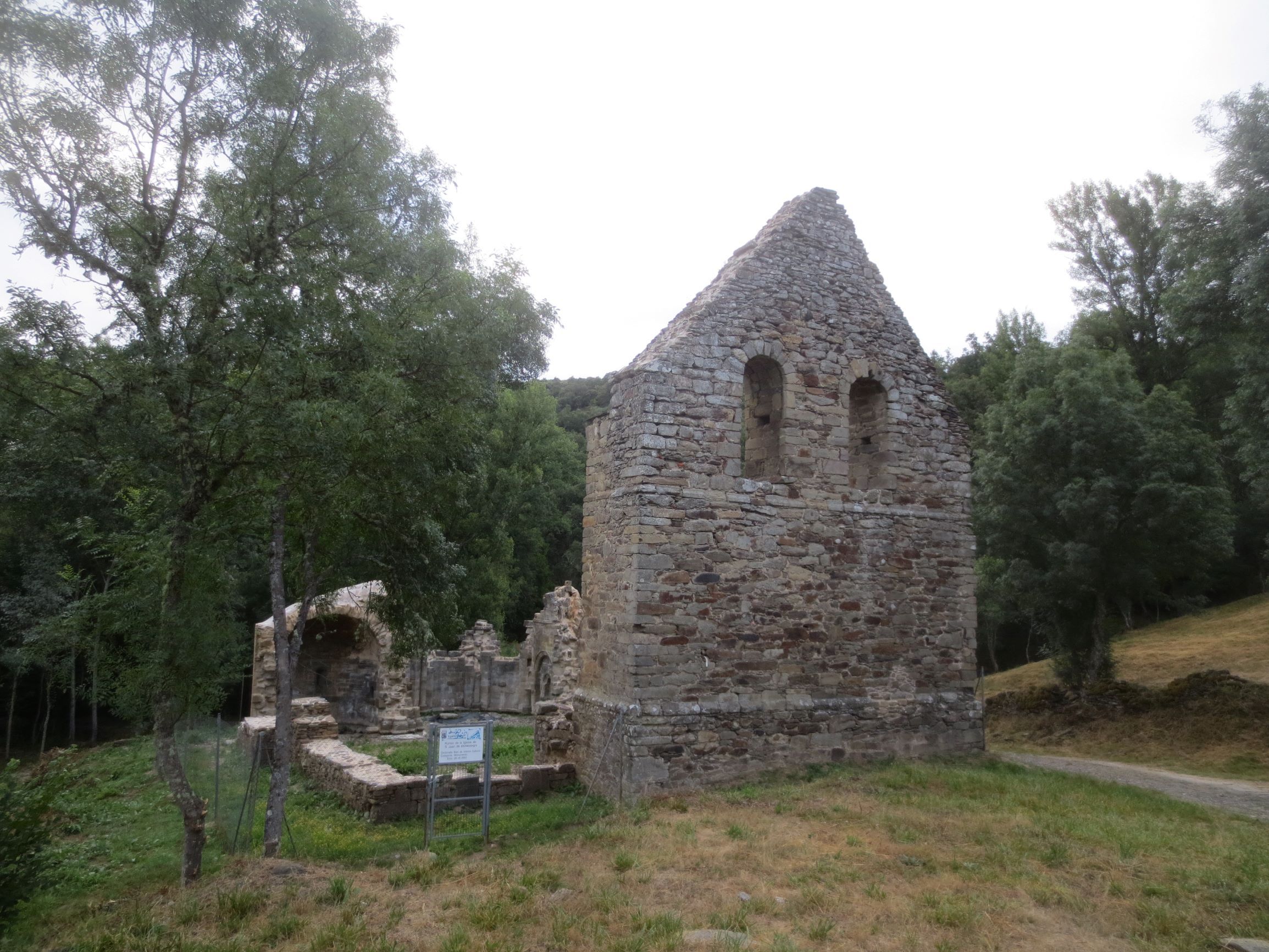 Villagatón consolida las ruinas de la iglesia románica de San Juan de Montealegre, declarada BIC dentro de la Tebaida berciana