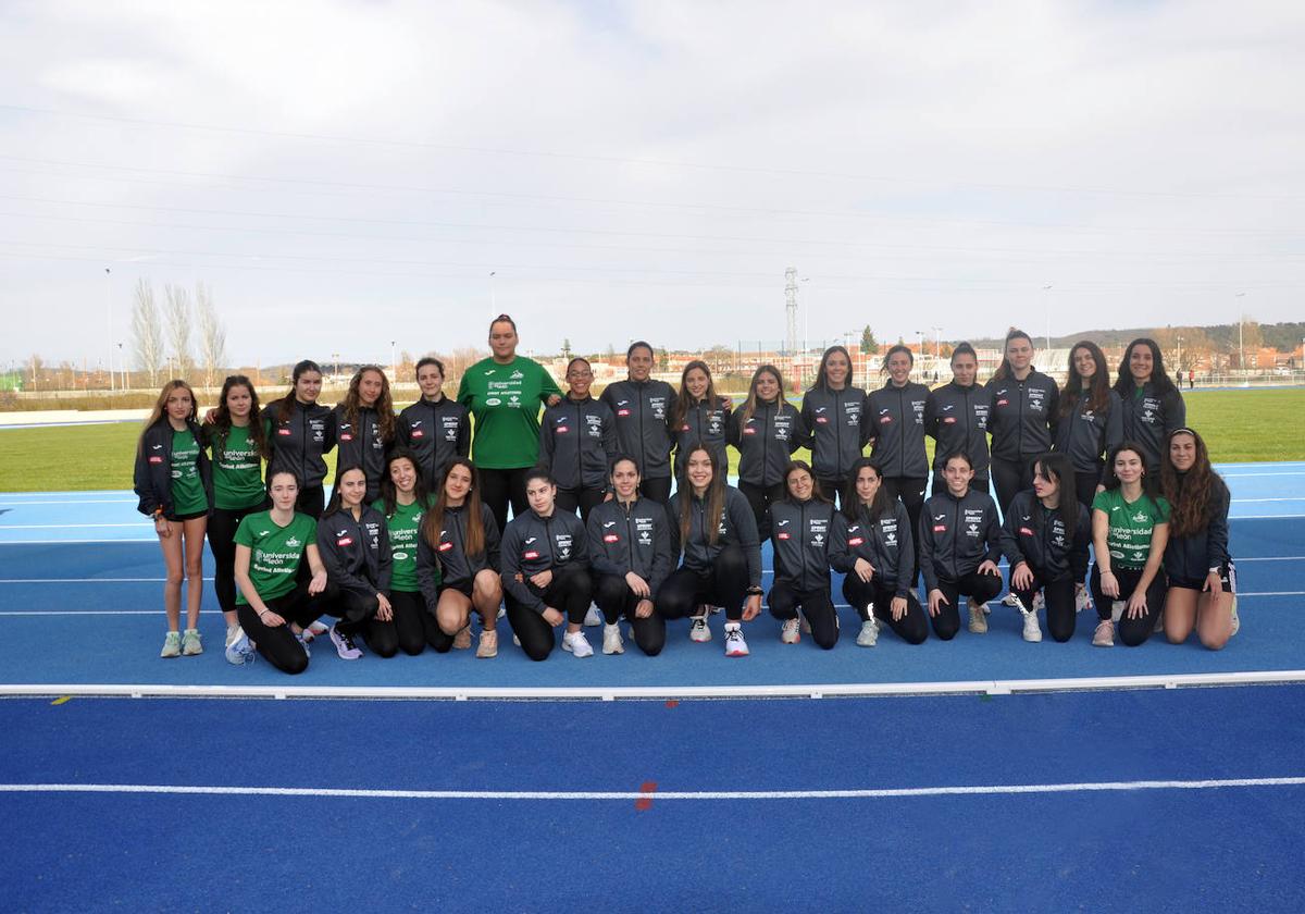 Parte del equipo femenino del ULE Sprint.