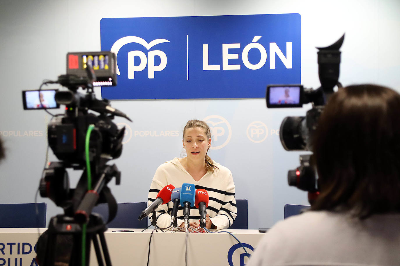 Rueda de prensa en la sede del PP