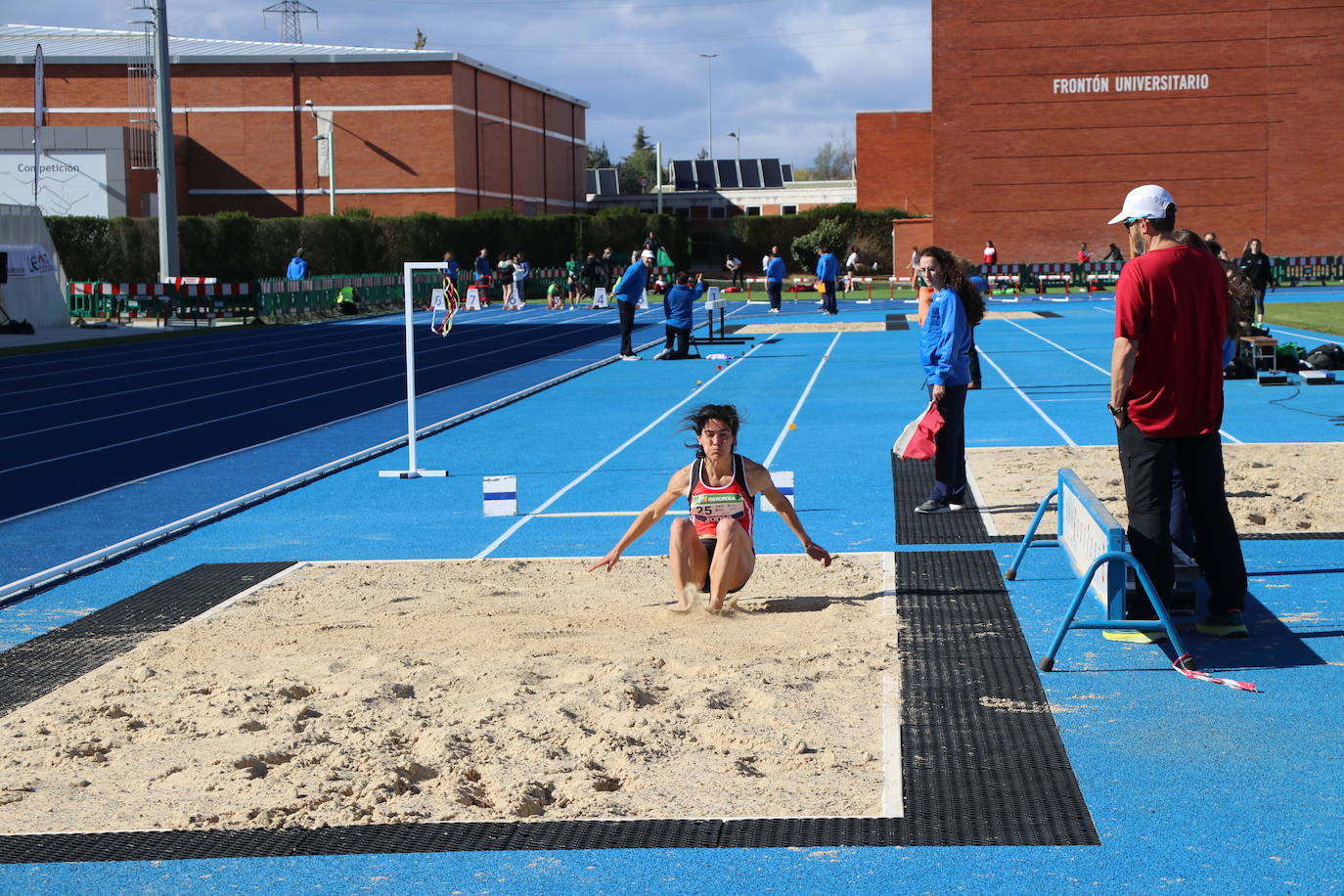 Inauguración en competición oficial de las nuevas pistas de Atletismo de la ULE