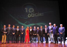 Foto de familia de la gala celebración del décimo aniversario de leonoticias.