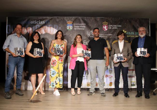 Reconocimientos en los Primeros Premios Agro Leonoticias.