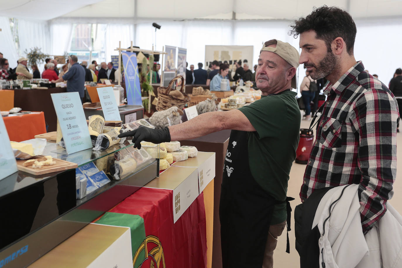 Cerca de 40 expositores participan desde hoy en la II Feria Iberqueso de Valencia de Don Juan