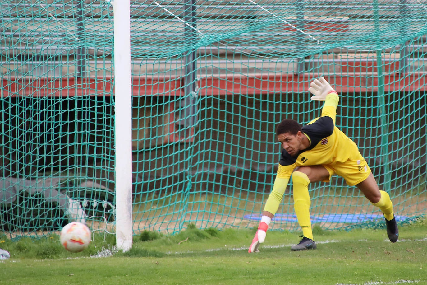 Las mejores imágenes del Júpiter-Atlético Bembibre