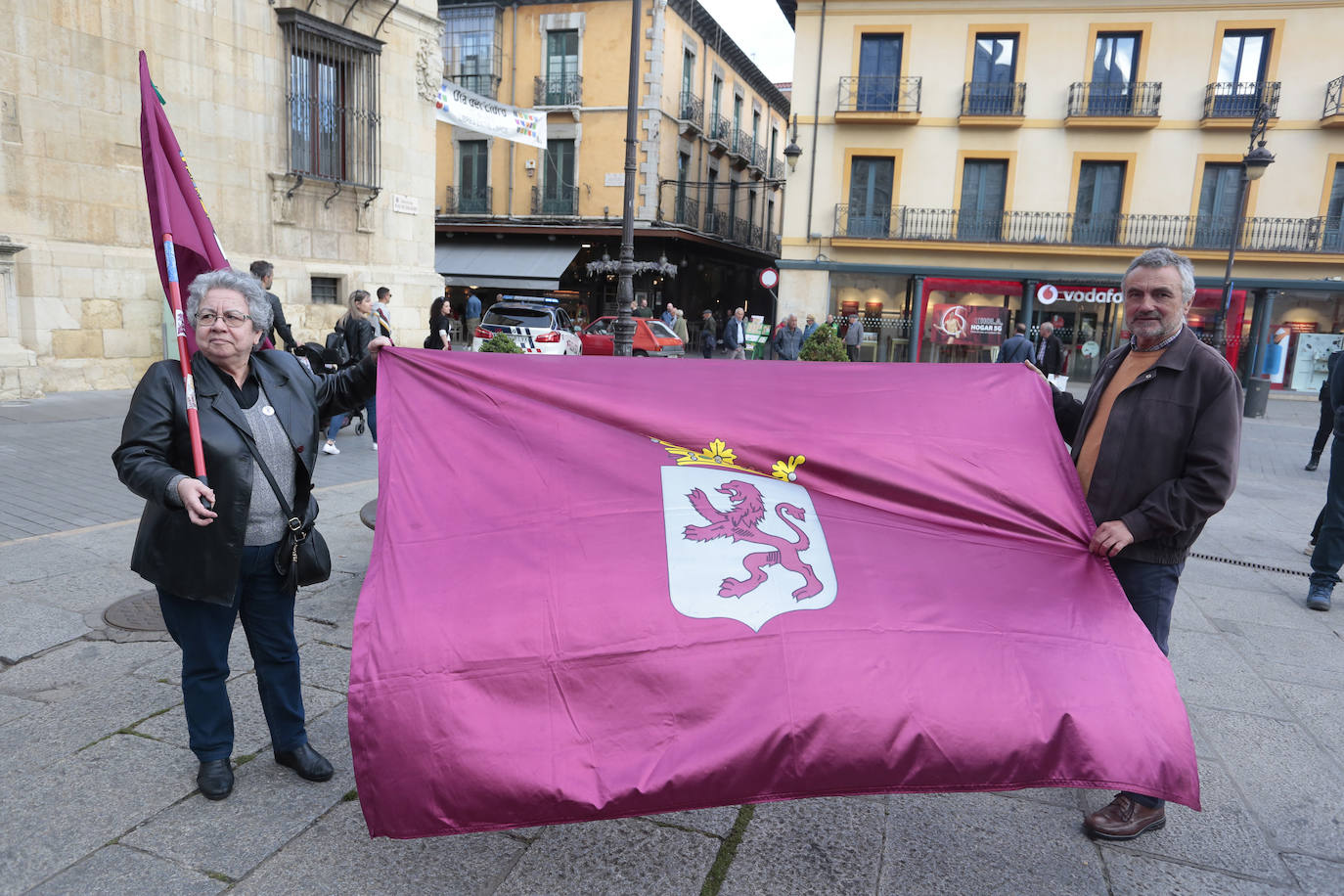 Celebración del tradicional homenaje a los Héroes Leoneses.