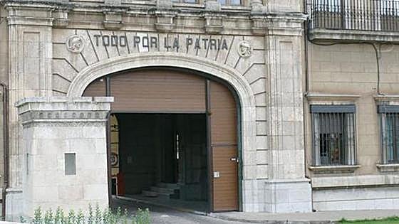 Diez pide al Gobierno que recupere el proyecto para levantar 400 viviendas sociales en el cuartel de Almansa