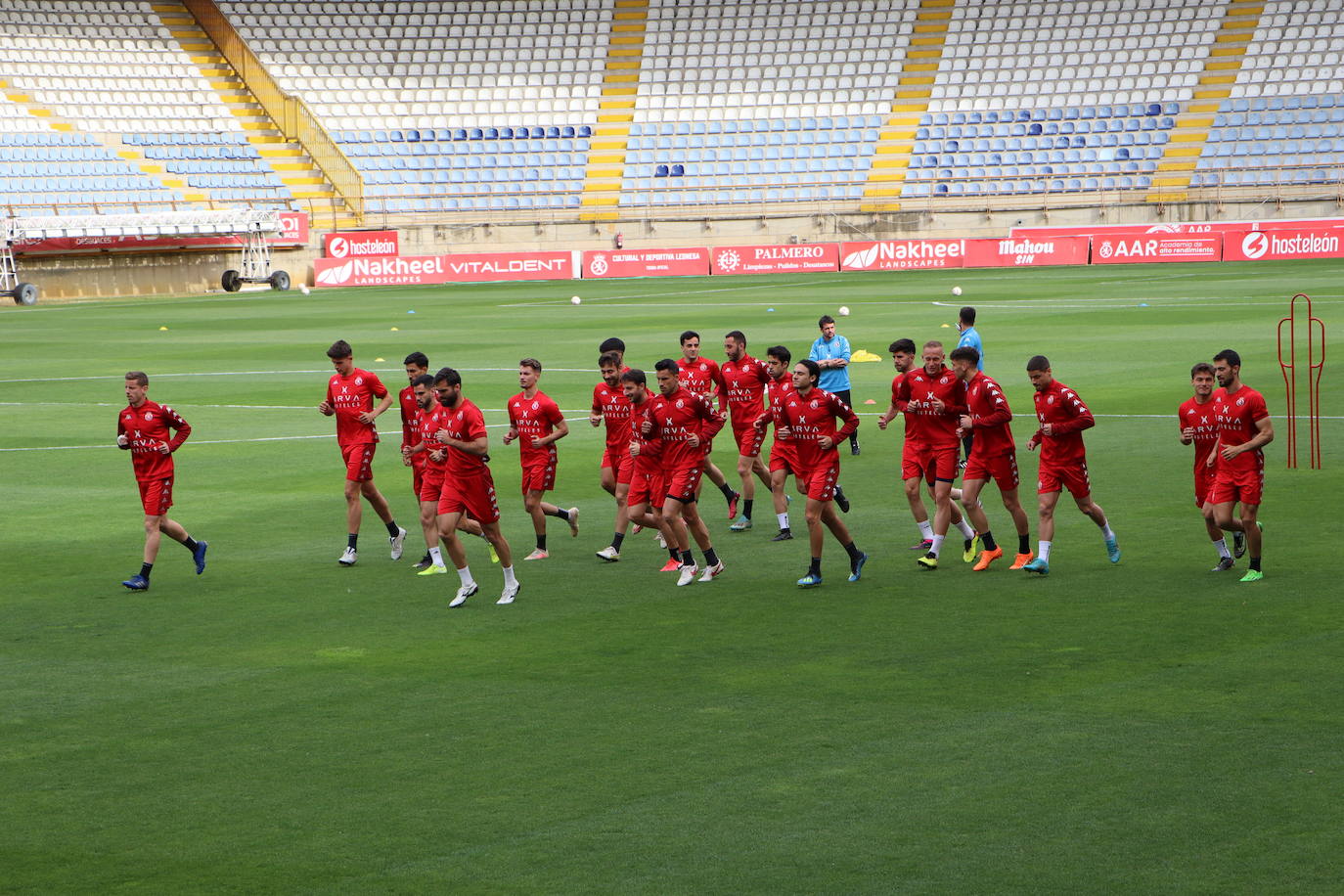 Israel Martínez dirige el entrenamiento de la Cultural