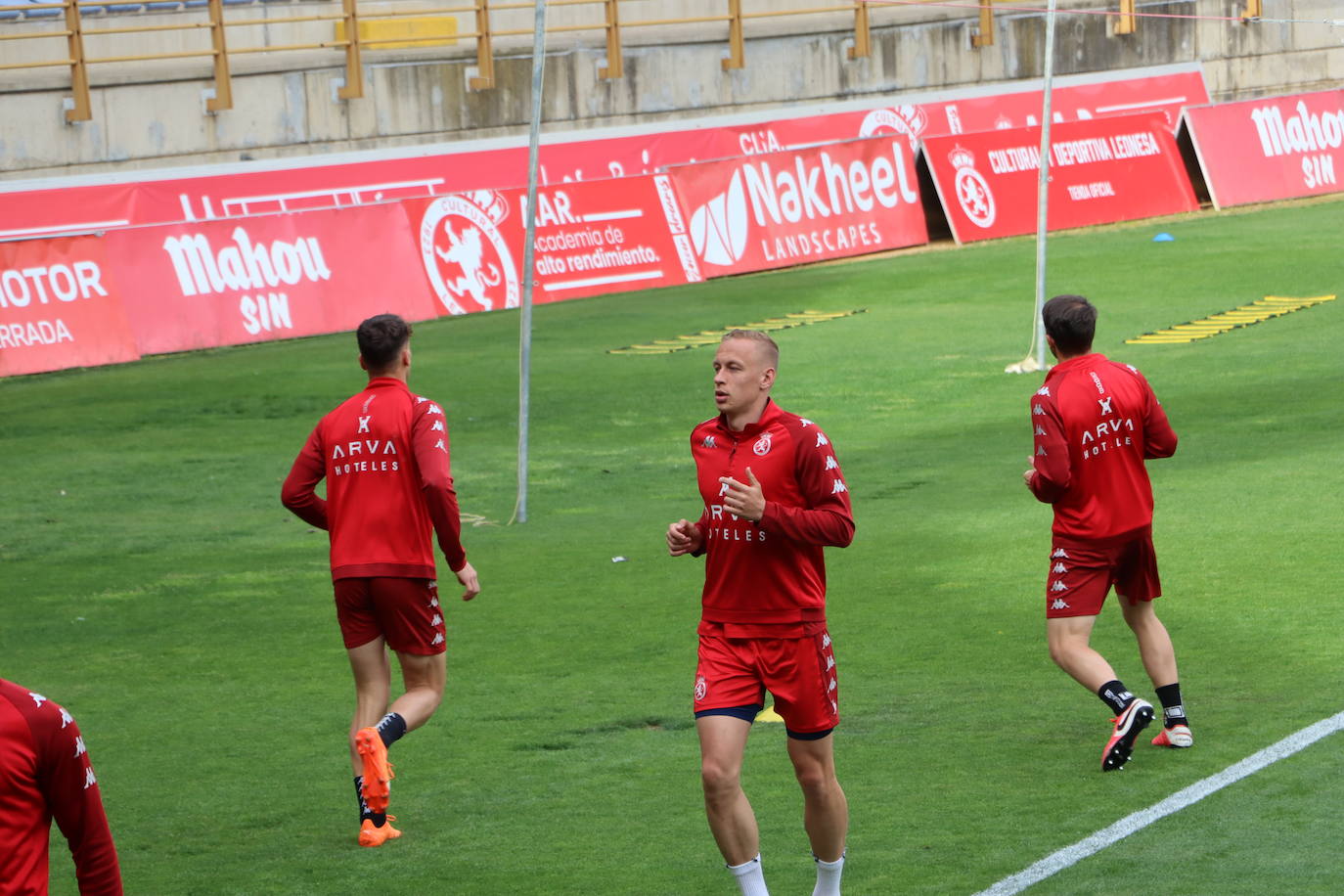 Israel Martínez dirige el entrenamiento de la Cultural