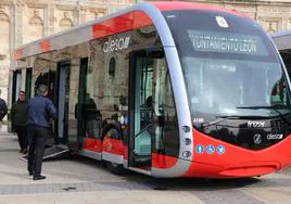 Nuevos autobuses urbanos en la ciudad de León.