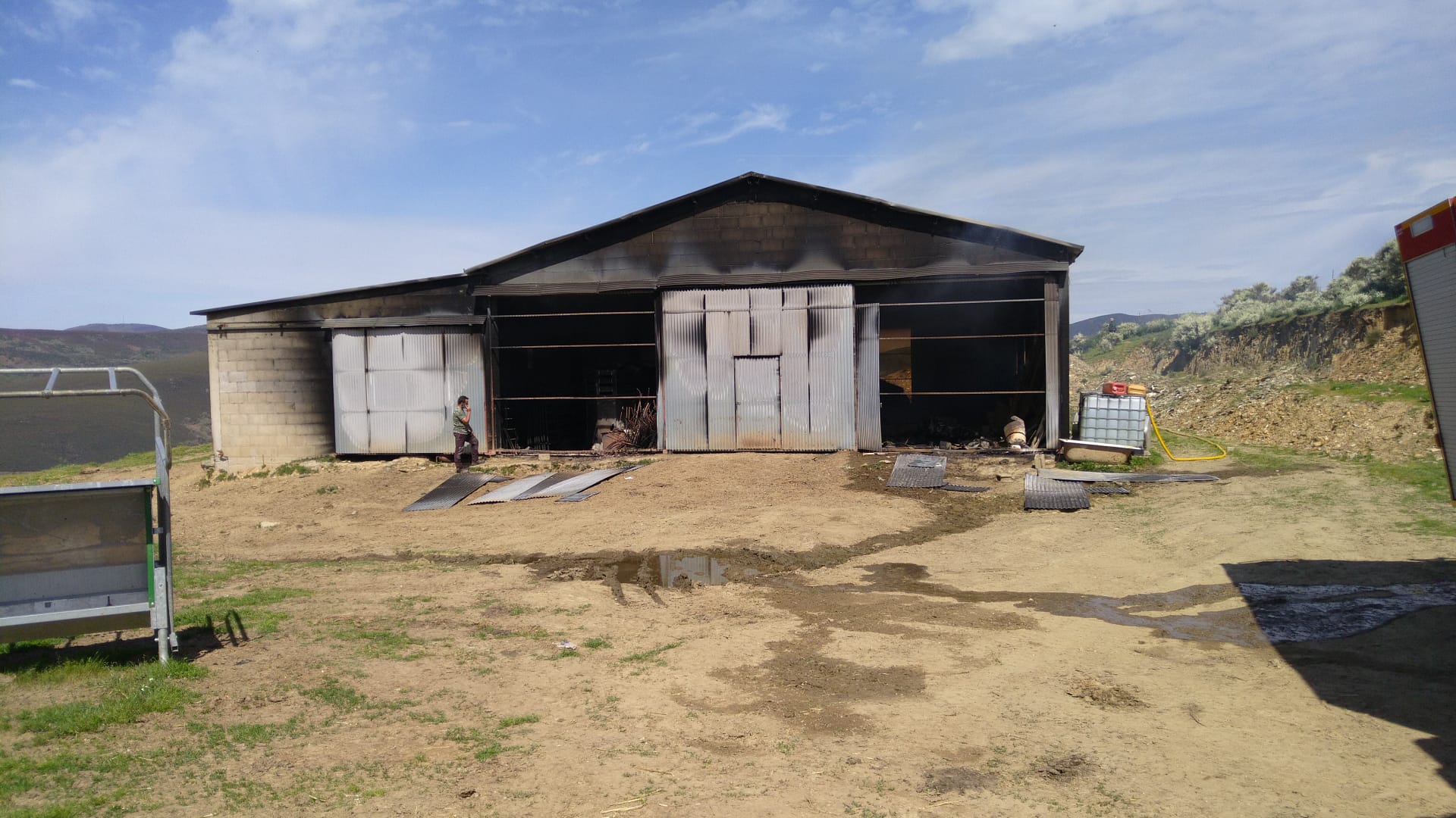 Arde una nave ganadera en el Bierzo