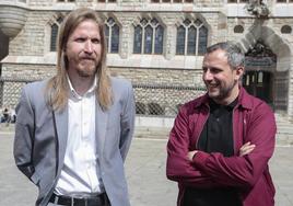 Nael Blanco, candidato al Ayuntamiento de León de Podemos-IU y Pablo Fernández, portavoz nacional de Podemos.