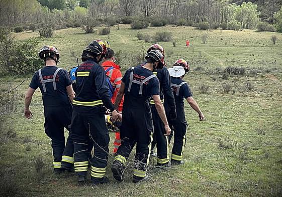 Imagen de la intervención de la unidad de Bomberos de León en el accidente del ciclista.