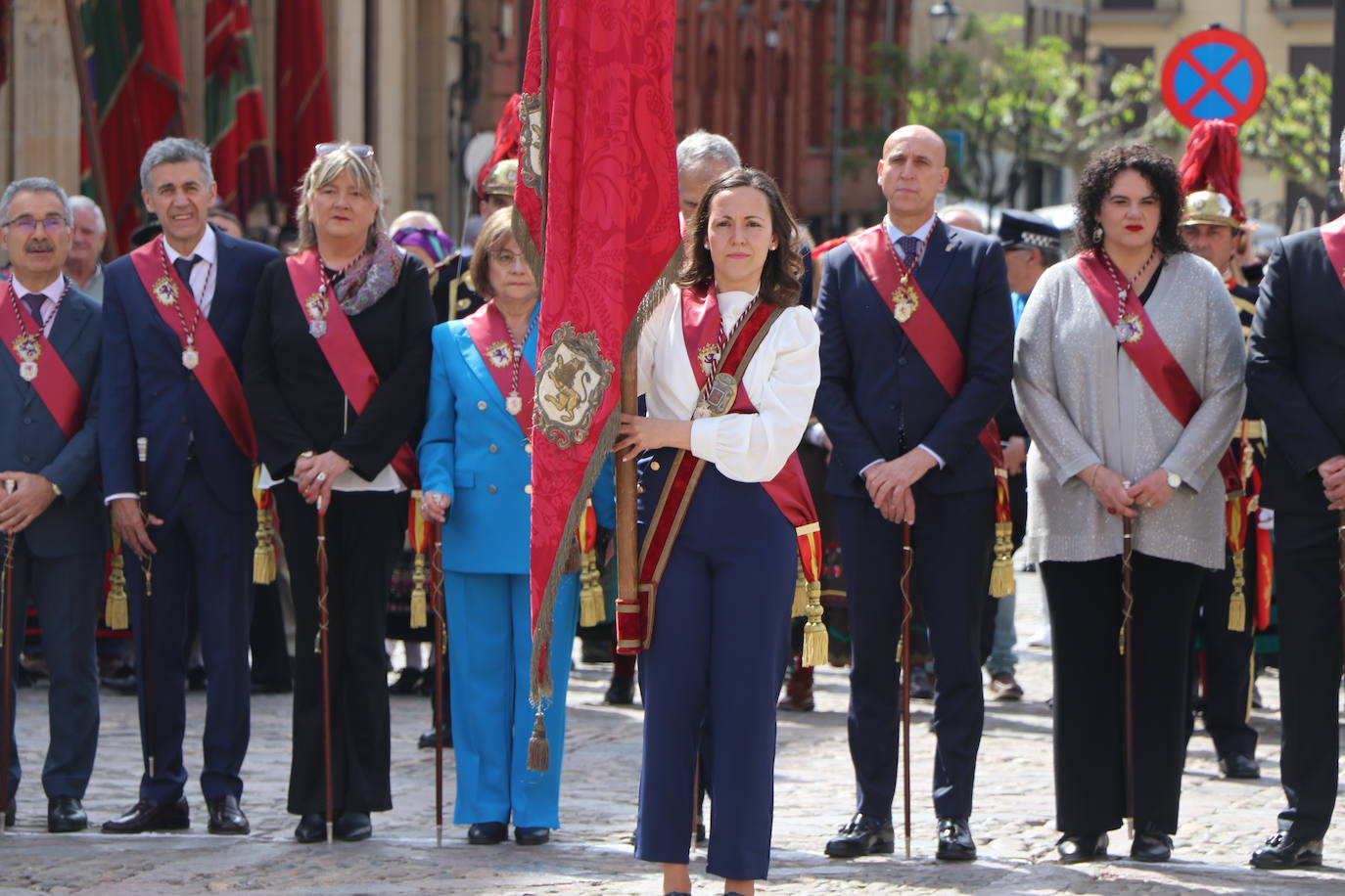 Llegada del corregimiento a la basílica de San Isidoro.