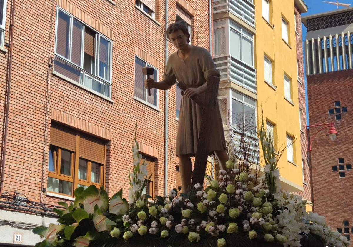 Procesión por las calles de León