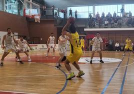 Un instante del encuentro entre el UVA Valladolid y el Reino de León.