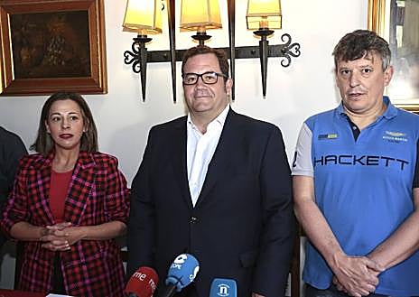 Imagen secundaria 1 - Centro León Gótico,pide la suspensión de la Zona de Bajas Emisiones en un desayuno informativo este miércoles en León.