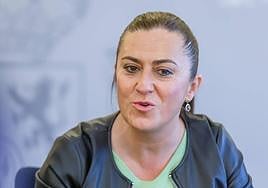 Virginia Barcones atiende a los medios durante una rueda de prensa.