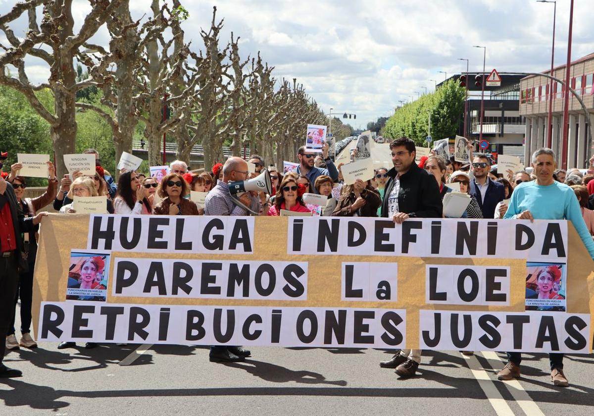 Los funcionarios de Justicia cortan Sáenz de Miera y amenazan con ir a la huelga indefinida