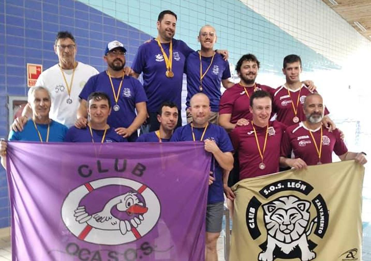 Representantes del equipo que logaron en éxito en Palencia.