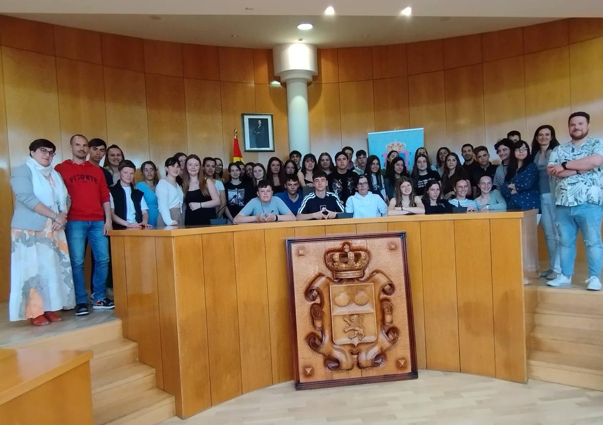 Visita de alumnos franceses al Ayuntamiento de San Andrés del Rabanedo.