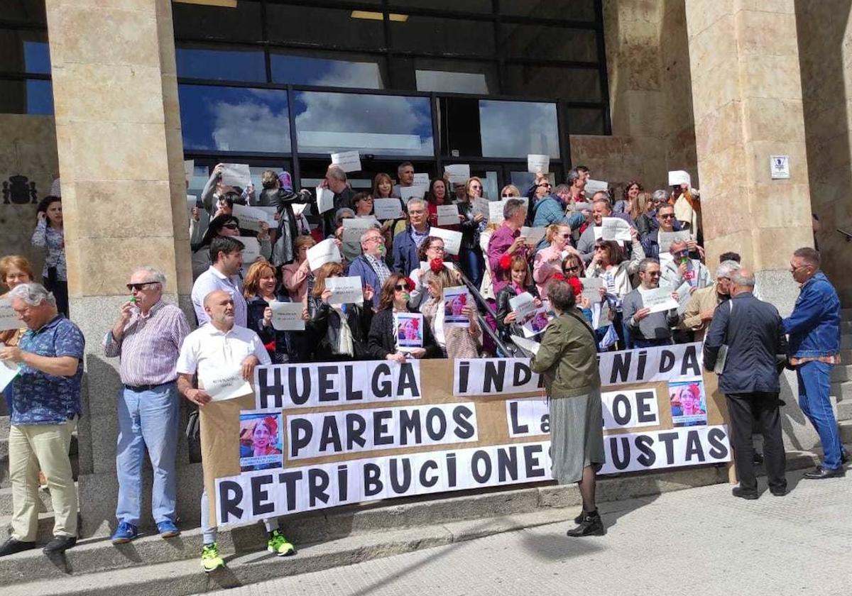 Los funcionarios de Justicia seguirán en huelga hasta que el Gobierno suba los sueldos.