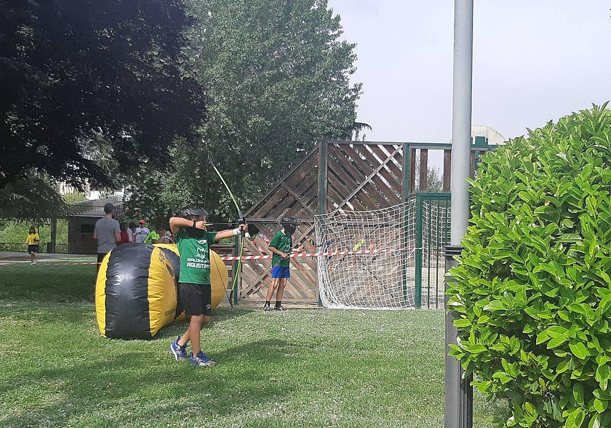 Actividad de arco en una edición de Municipalia.