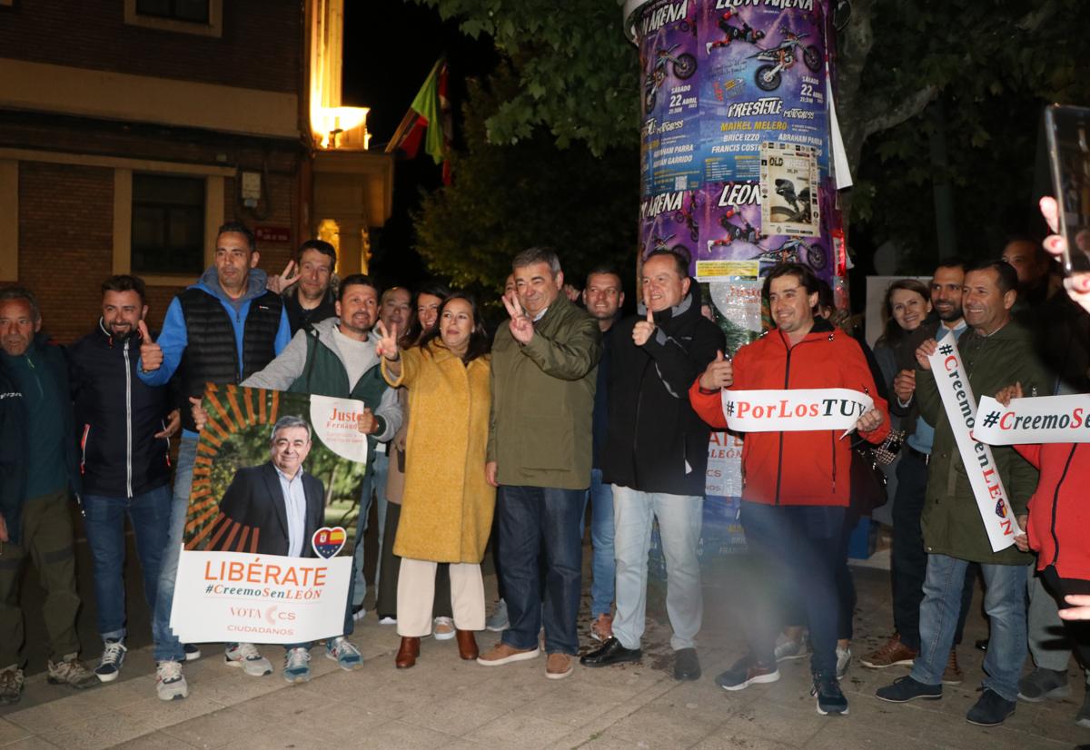 Ciudadanos asegura que será «la sorpresa» y comienza su campaña sobre dos ruedas