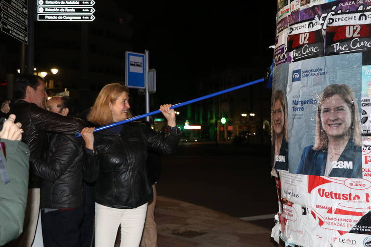 Los populares inician la campaña electoral desde la plaza de Guzmán para recuperar «el León con garra»