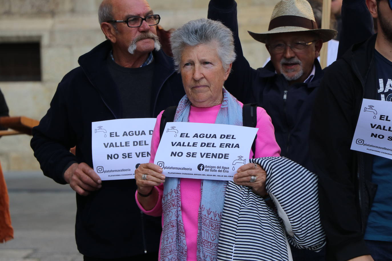 La Coordinadora en Defensa del Territorio se manifiesta en la plaza de Botines